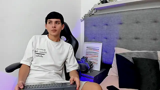 Andrew restrepoo online show from 19, 3, 2026