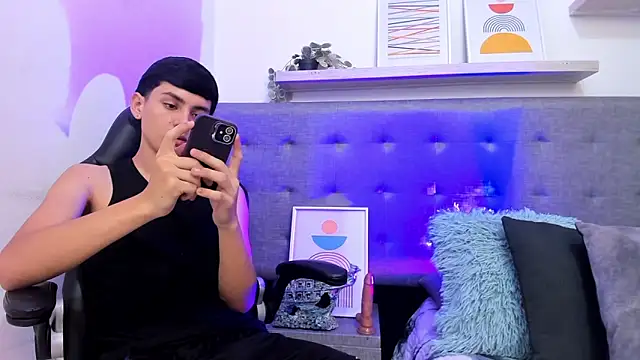 Andrew restrepoo online show from 1, 4, 2026