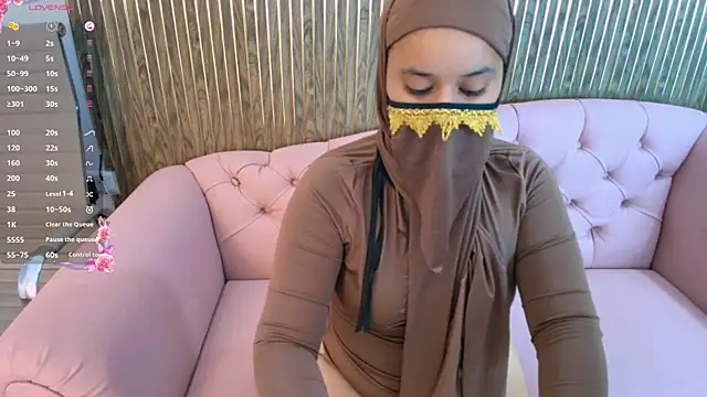 Snapshot of Aminaa_Kaarim chatting on 30, 4, 2026 Aminaa Kaarim online show from 30, 4, 2026