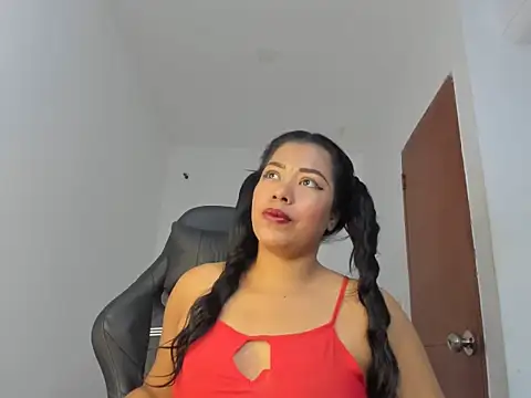 Snapshot of alannaht chatting on 4, 4, 2026 alannaht online show from 4, 4, 2026