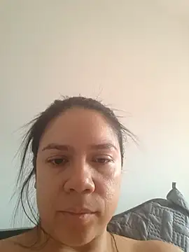 Aila Phone online show from 7, 4, 2026