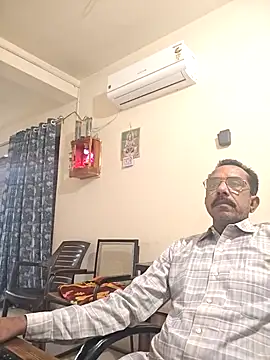 Snapshot of biger_top chatting on 18, 7, 2026 biger top online show from 18, 7, 2026