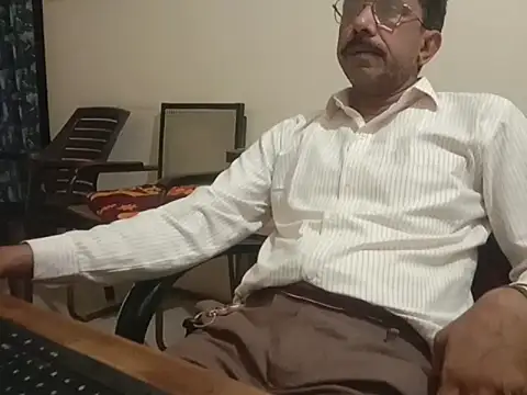 Snapshot of biger_top chatting on 19, 7, 2026 biger top online show from 19, 7, 2026