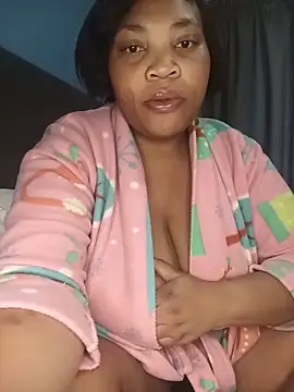 Snapshot of BeverlyQueen15 chatting on 18, 6, 2026 BeverlyQueen15 online show from 18, 6, 2026