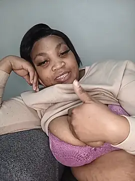 Snapshot of BeverlyQueen15 chatting on 30, 5, 2026 BeverlyQueen15 online show from 30, 5, 2026