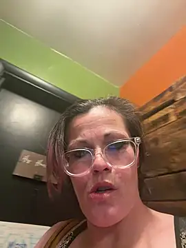 kitty-kitten82 online show from 8, 4, 2026