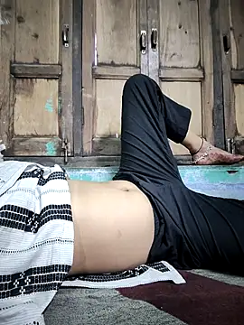 model seela online show from 7, 5, 2026