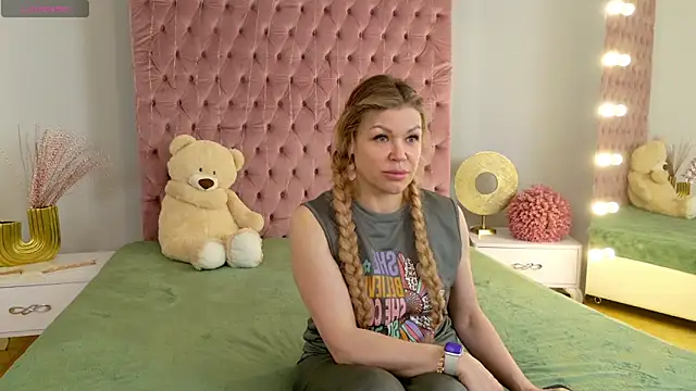 Snapshot of Eloises chatting on 8, 6, 2026 Eloises online show from 8, 6, 2026