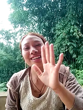 Snapshot of Leiley_98 chatting on 19, 5, 2026 Leiley 98 online show from 19, 5, 2026