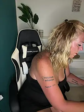 Snapshot of SuesseAurelie1 chatting on 30, 5, 2026 SuesseAurelie1 online show from 30, 5, 2026