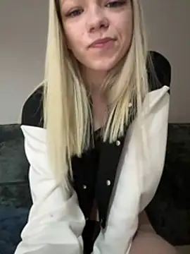 Lil-Luna online show from 7, 4, 2026