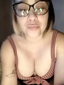 Snapshot of lua-bfly chatting on 28, 5, 2026 lua-bfly online show from 28, 5, 2026