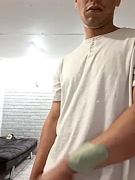 luiy1998 hot online show from 16, 3, 2026