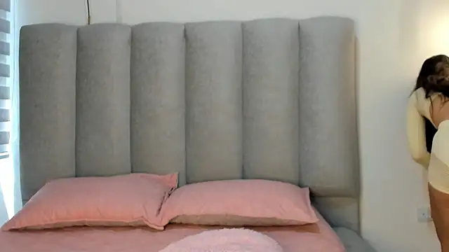 Valentina lux1 online show from 20, 5, 2026