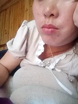 Snapshot of Abi-ni chatting on 4, 8, 2026 Abi-ni online show from 4, 8, 2026