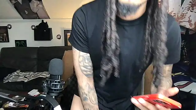 chasehilfiger29 online show from 16, 3, 2026