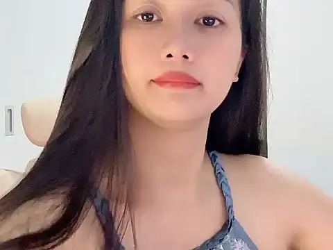 Snapshot of AmyLinee_1 chatting on 5, 6, 2026 AmyLinee 1 online show from 5, 6, 2026