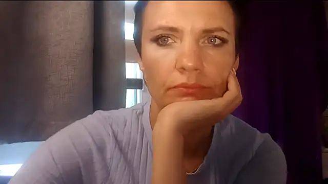 Snapshot of HotMamaQueen234 chatting on 7, 8, 2026 HotMamaQueen234 online show from 7, 8, 2026