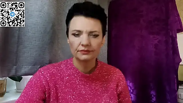 HotMamaQueen234 online show from 15, 4, 2026