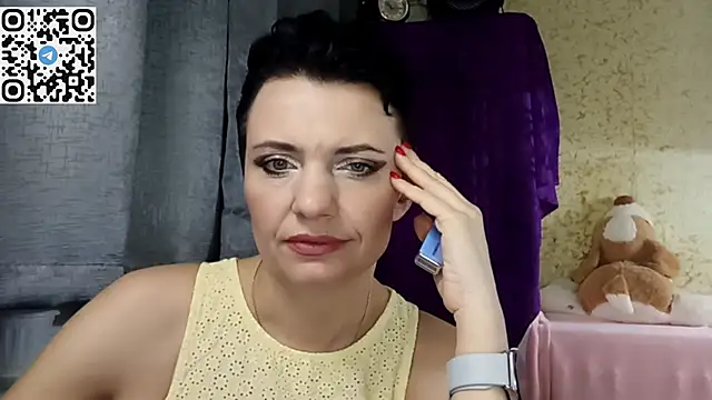 HotMamaQueen234 online show from 31, 3, 2026