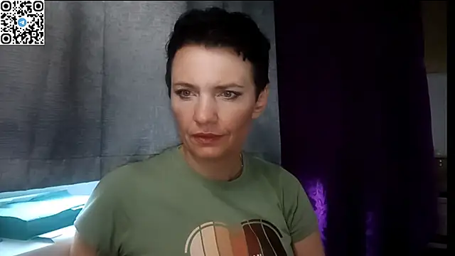Snapshot of HotMamaQueen234 chatting on 10, 7, 2026 HotMamaQueen234 online show from 10, 7, 2026