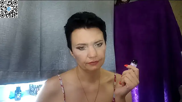 Snapshot of HotMamaQueen234 chatting on 10, 6, 2026 HotMamaQueen234 online show from 10, 6, 2026