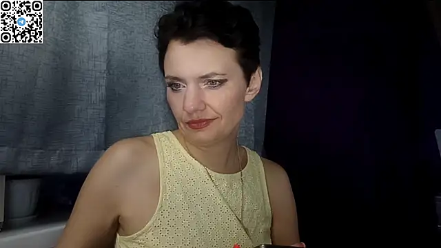 Snapshot of HotMamaQueen234 chatting on 4, 6, 2026 HotMamaQueen234 online show from 4, 6, 2026