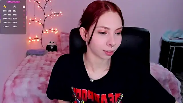 Snapshot of laurita_Olssen27 chatting on 14, 6, 2026 laurita Olssen27 online show from 14, 6, 2026
