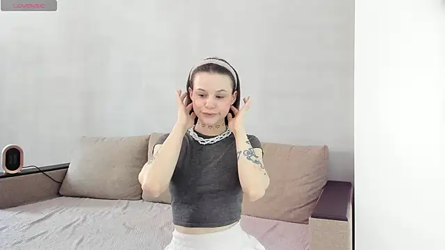 Snapshot of Lili_pixxie_ chatting on 12, 5, 2026 Lili pixxie online show from 12, 5, 2026