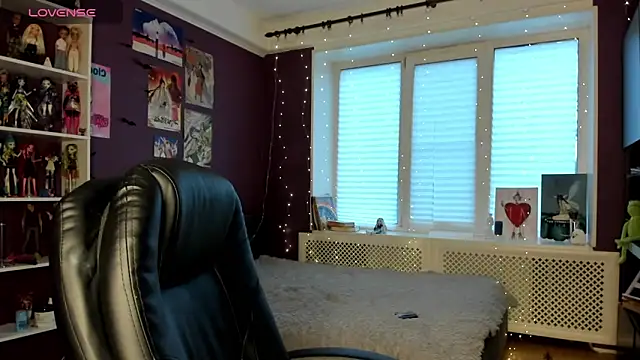 sweet peach    online show from 29, 5, 2026