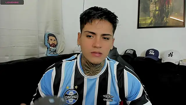 sweetlatinoboy online show from 23, 4, 2026