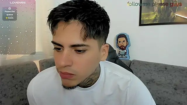 sweetlatinoboy online show from 20, 6, 2026