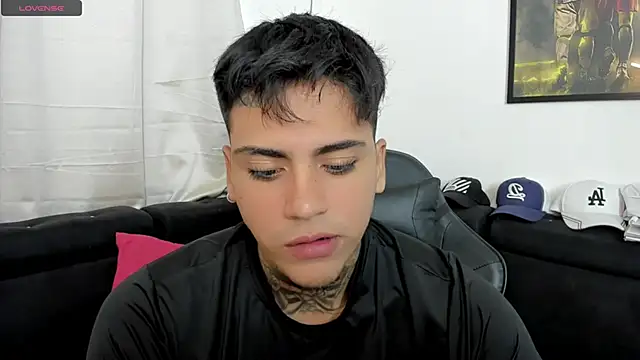 sweetlatinoboy online show from 15, 4, 2026