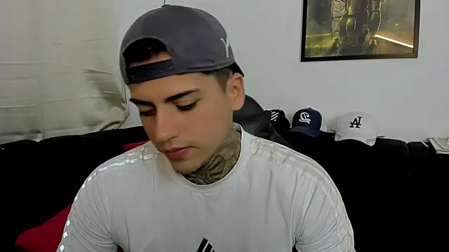 sweetlatinoboy online show from 10, 4, 2026