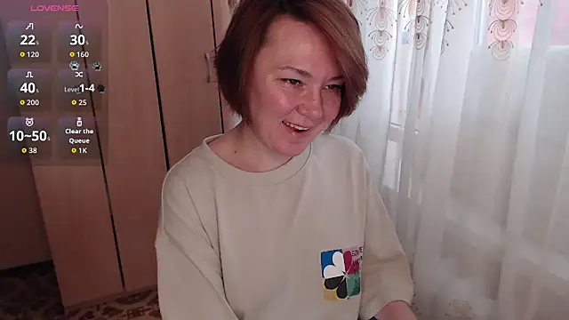 Snapshot of Julia_Vagrik chatting on 8, 5, 2026 Julia Vagrik online show from 8, 5, 2026