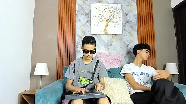 NAUGHTY BOYS1 online show from 5, 4, 2026
