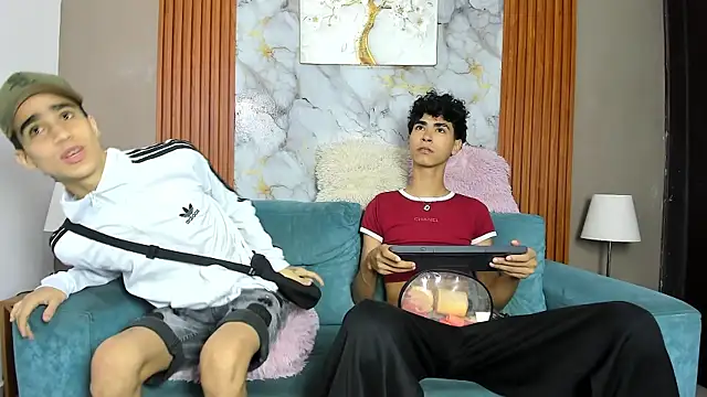 NAUGHTY BOYS1 online show from 10, 4, 2026