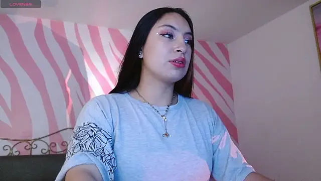 Snapshot of Scarlet_queen4 chatting on 6, 5, 2026 Scarlet queen4 online show from 6, 5, 2026