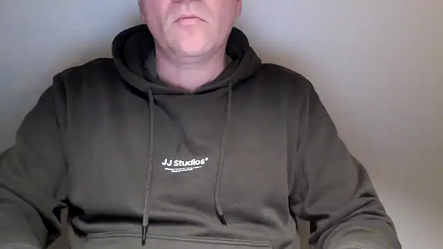 latexslaveboy online show from 16, 3, 2026