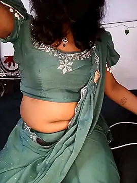 mayakapoor880 online show from 17, 4, 2026