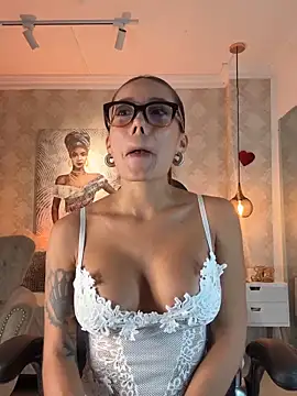 SERENAA   online show from 31, 3, 2026