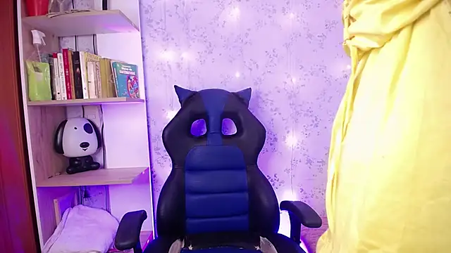  Alexaavandercloude online show from 18, 4, 2026
