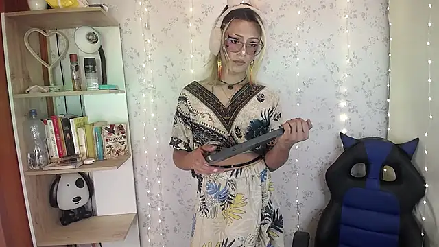  Alexaavandercloude online show from 26, 3, 2026