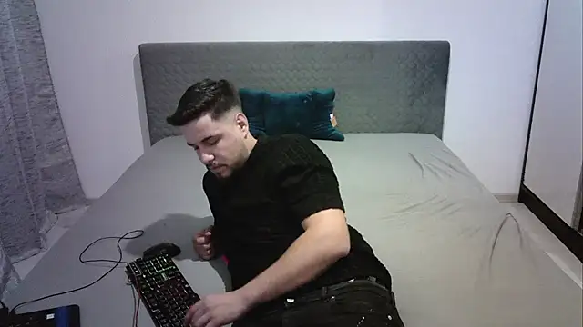 Snapshot of Gianiboy99 chatting on 3, 5, 2026 Gianiboy99 online show from 3, 5, 2026