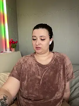 Taya lips online show from 19, 3, 2026