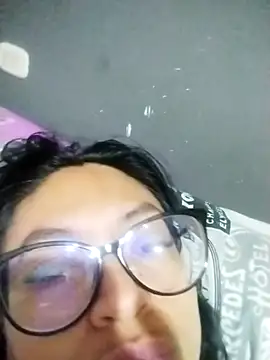 LatinSquirtBaby online show from 19, 5, 2026
