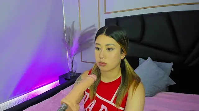 Amber Palmer online show from 6, 4, 2026
