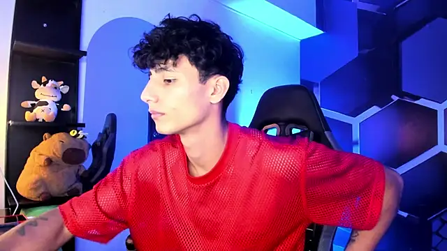 Snapshot of MaxiimoRomano_ chatting on 9, 7, 2026 MaxiimoRomano online show from 9, 7, 2026