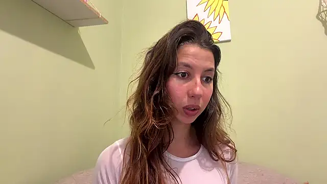 Snapshot of Julieta_Jol chatting on 8, 5, 2026 Julieta Jol online show from 8, 5, 2026