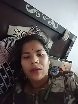 Pallavi cute online show from 4, 7, 2026